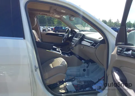 2015 Mercedes-Benz Ml 400 4Matic z USA, uszkodzony, nr VIN 4JGDA5GB2FA501604